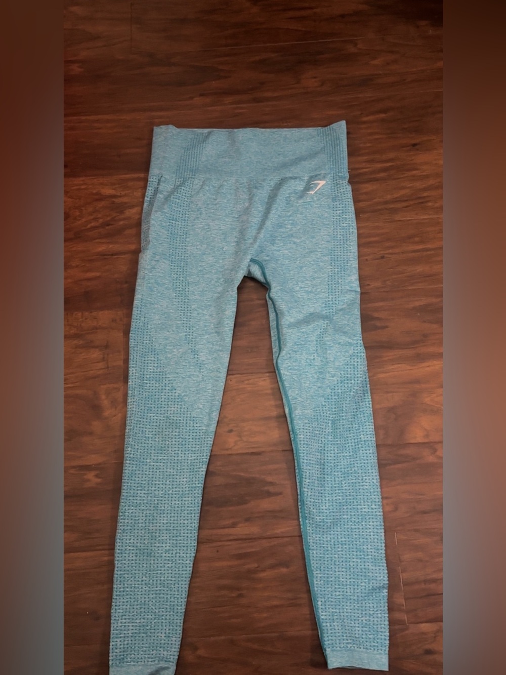Gym shark leggings